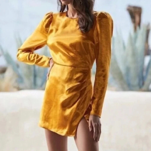 NWT House of Harlow 1960 Revolve Krisha Long Sleeve Mini Dress Yellow Gold Small - Picture 1 of 9